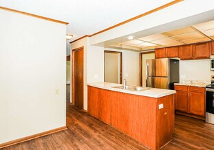 2300 Zenith Ave N in Minneapolis, MN - Building Photo - Building Photo