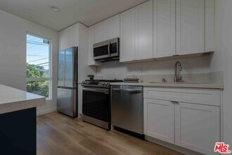 815 N Kingsley Dr in Los Angeles, CA - Building Photo - Building Photo