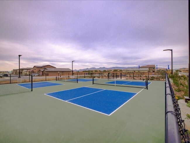 6674 Caminito La Piscina in Tucson, AZ - Building Photo - Building Photo