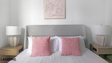 3030 Summer St, Unit 242 in Houston, TX - Building Photo - Building Photo