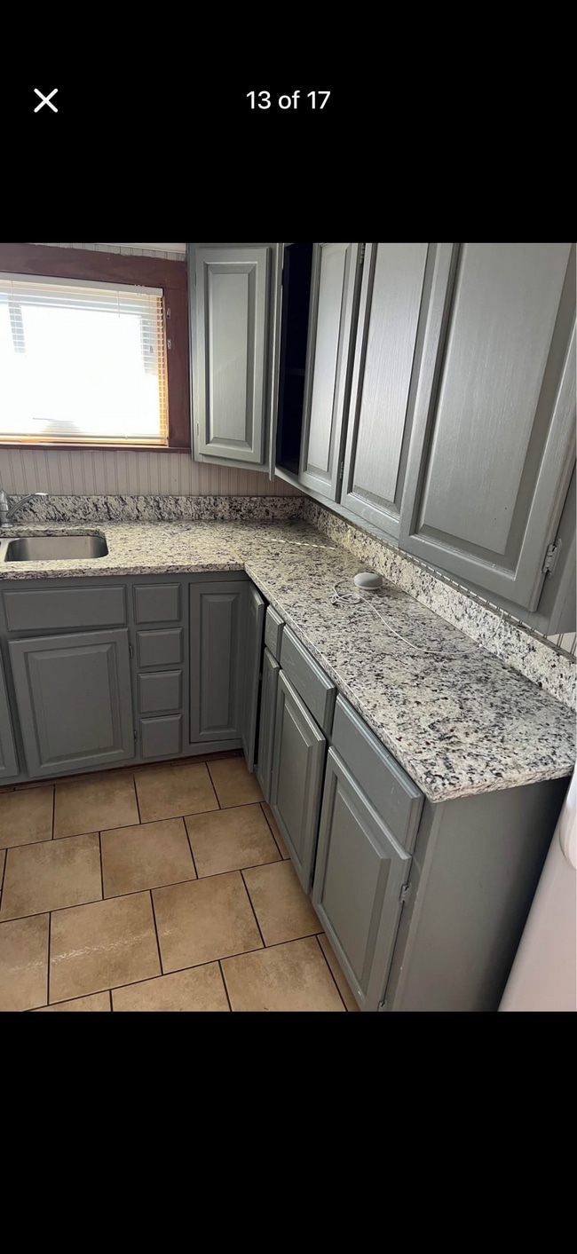 11820 W Greenfield Ave, Unit #2 in West Allis, WI - Building Photo - Building Photo