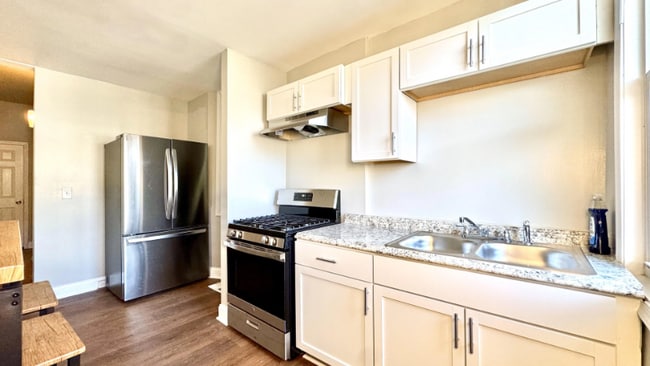 223 N Luzerne Ave in Baltimore, MD - Building Photo - Building Photo
