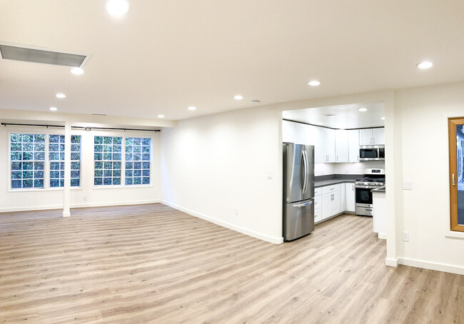 1249 23rd St, Unit A in Santa Monica, CA - Building Photo - Building Photo