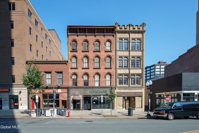 property at 31-33 N Pearl St
