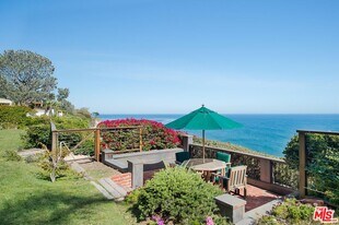 29008 Cliffside Dr in Malibu, CA - Building Photo