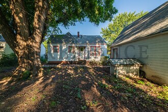 216 S Meridian Ave in Wichita, KS - Building Photo - Building Photo
