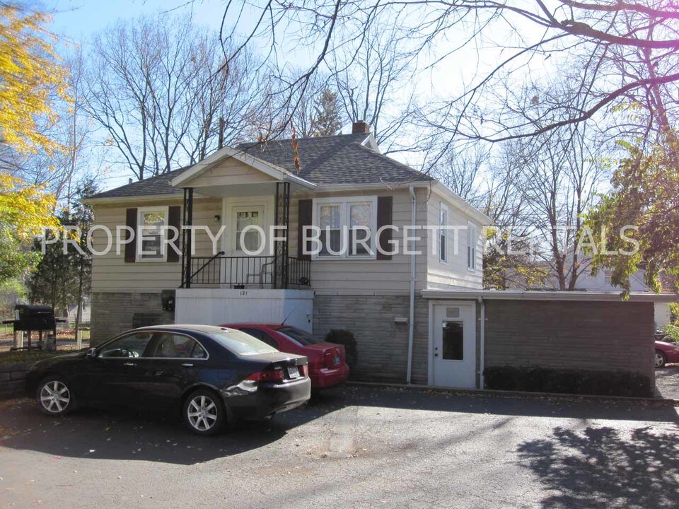 121 W Stadium Ave, Unit 4 in West Lafayette, IN - Building Photo