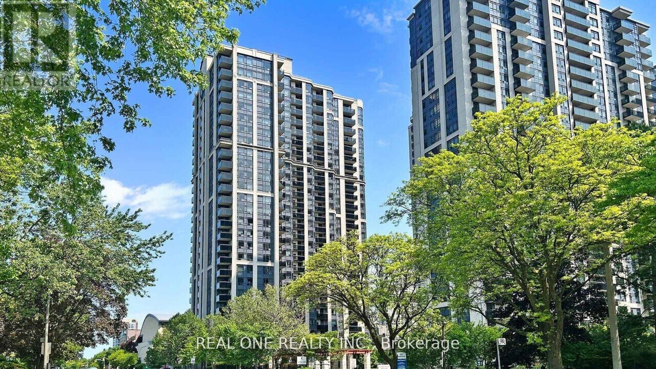 153 Beecroft Rd in Toronto, ON - Building Photo