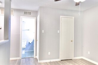 16120 Stuebner Airline Rd in Spring, TX - Building Photo - Building Photo