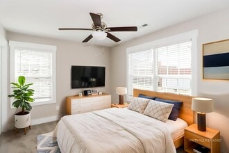 1016 N Oakwood St in Gastonia, NC - Foto de edificio - Building Photo