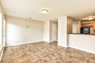 8043 Logan Dr in La Vergne, TN - Building Photo - Building Photo