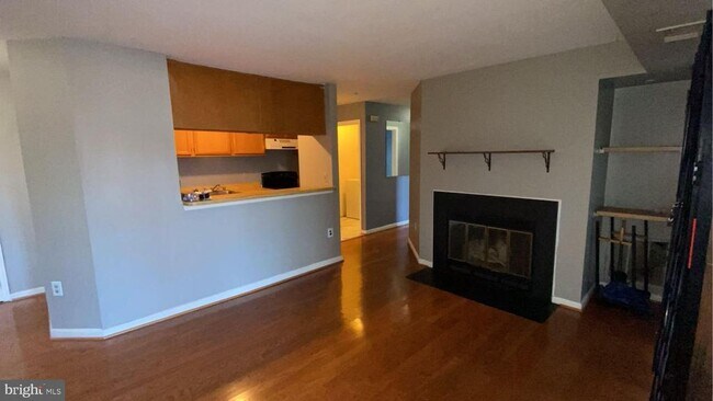 2071 Alice Ave in Oxon Hill, MD - Building Photo - Building Photo