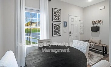 3134 Fall Hls Dr in Winston-Salem, NC - Building Photo - Building Photo