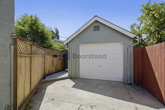 3012 Pacheco Blvd in Martinez, CA - Foto de edificio - Building Photo