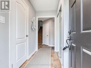 260 Wetenhall Landing in Milton, ON - Building Photo - Building Photo