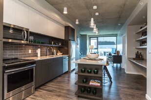 Jasper Towers in Denver, CO - Building Photo