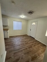 665 W Ballf St in Roseburg, OR - Building Photo - Building Photo