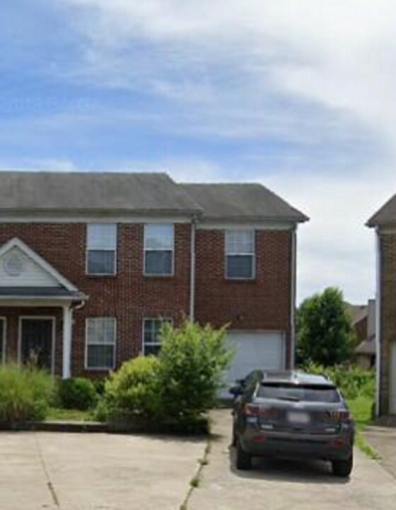 632 Big Bear Ln in Lexington, KY - Building Photo