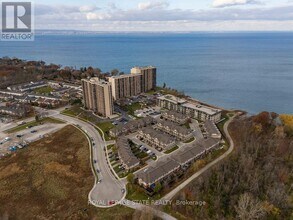 12 Waterview Dr in Hamilton, ON - Building Photo - Building Photo