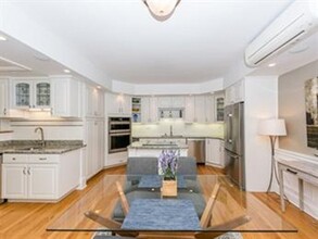 137 Marlborough St, Unit 1 in Boston, MA - Building Photo - Building Photo