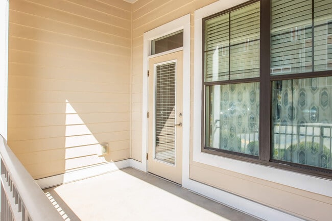 Nexus At Sandhill in Columbia, SC - Foto de edificio - Building Photo