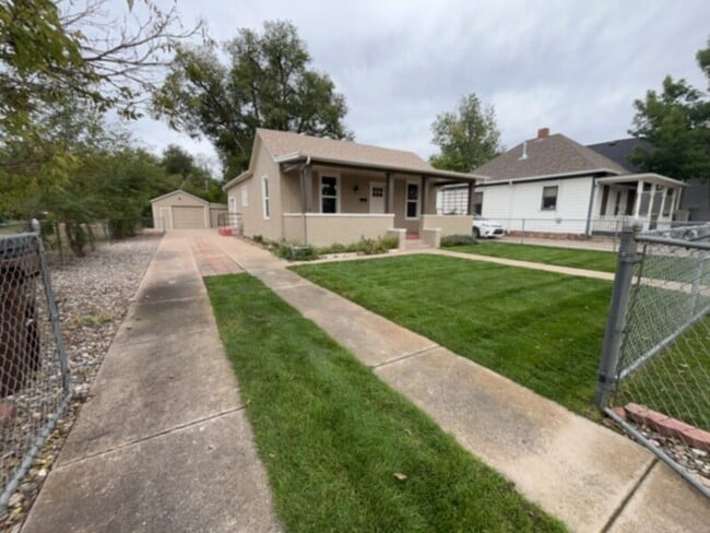 property at 708 S Cascade Ave