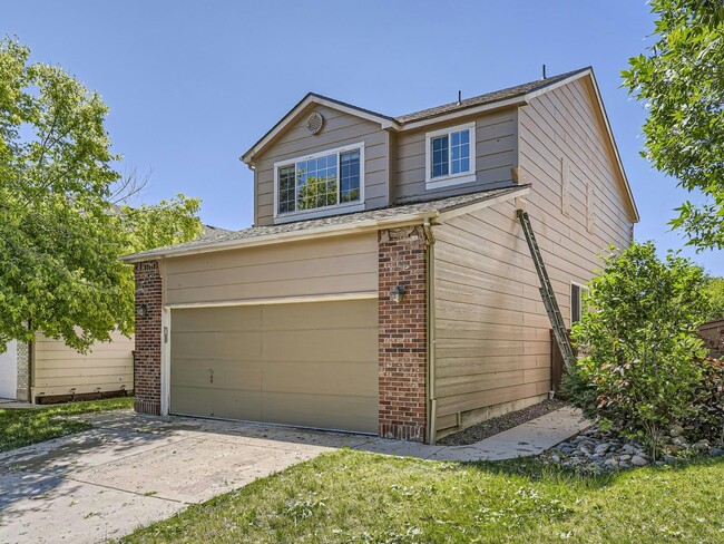 property at 4918 E Kingston Ave