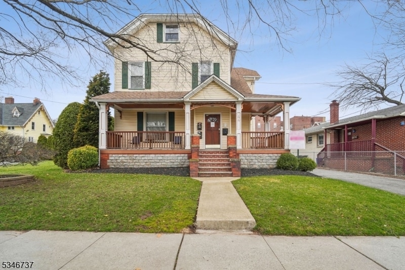 44 Elm St in Montclair, NJ - Building Photo