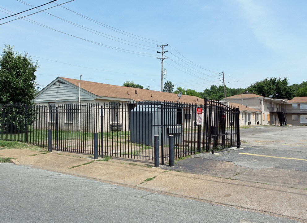 Cypress Court in Memphis, TN - Building Photo