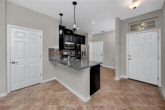 11454 Crowned Sparrow Ln in Tampa, FL - Building Photo - Building Photo