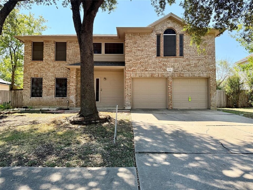 2011 Lantana Dr in Round Rock, TX - Building Photo