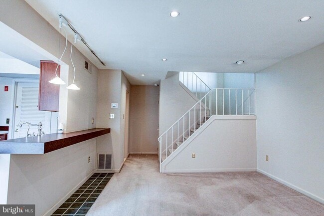 204 Saratoga Ct in Warminster, PA - Building Photo - Building Photo