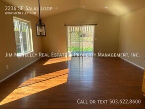 2236 SE Salal Lp in Warrenton, OR - Building Photo - Building Photo