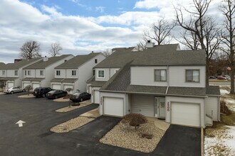 Heather Village Condominium in Toledo, OH - Building Photo - Building Photo