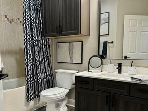 The Margot on Sage in Houston, TX - Foto de edificio - Building Photo