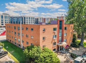 2444 South York Street Apartments in Denver, CO - Building Photo - Building Photo