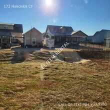 172 Hanover Ct in Clayton, NC - Building Photo - Building Photo