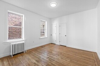 137 Kensington Ave in Jersey City, NJ - Building Photo - Building Photo