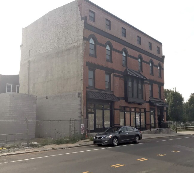 1800 Ridge Ave in Philadelphia, PA - Building Photo - Building Photo