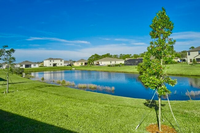 5940 Manzanita Way in Vero Beach, FL - Foto de edificio - Building Photo
