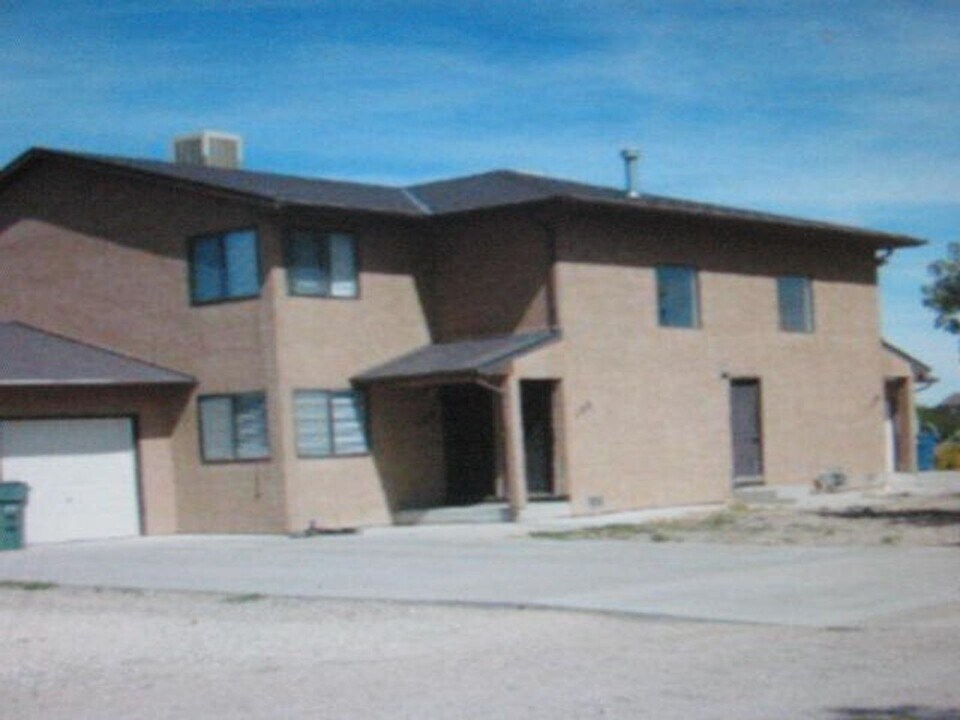 127 W Cokedale Dr in Pueblo, CO - Foto de edificio