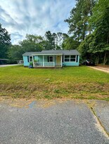 60 Williams St in Hartwell, GA - Building Photo