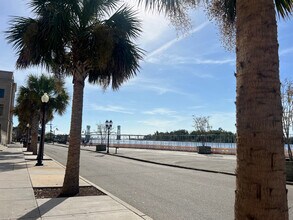 17 Market St, Unit 17-D Market St. in Wilmington, NC - Building Photo - Building Photo