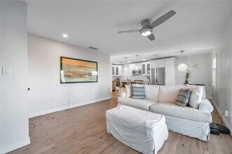 4728 Beach Dr SE in St. Petersburg, FL - Building Photo - Building Photo