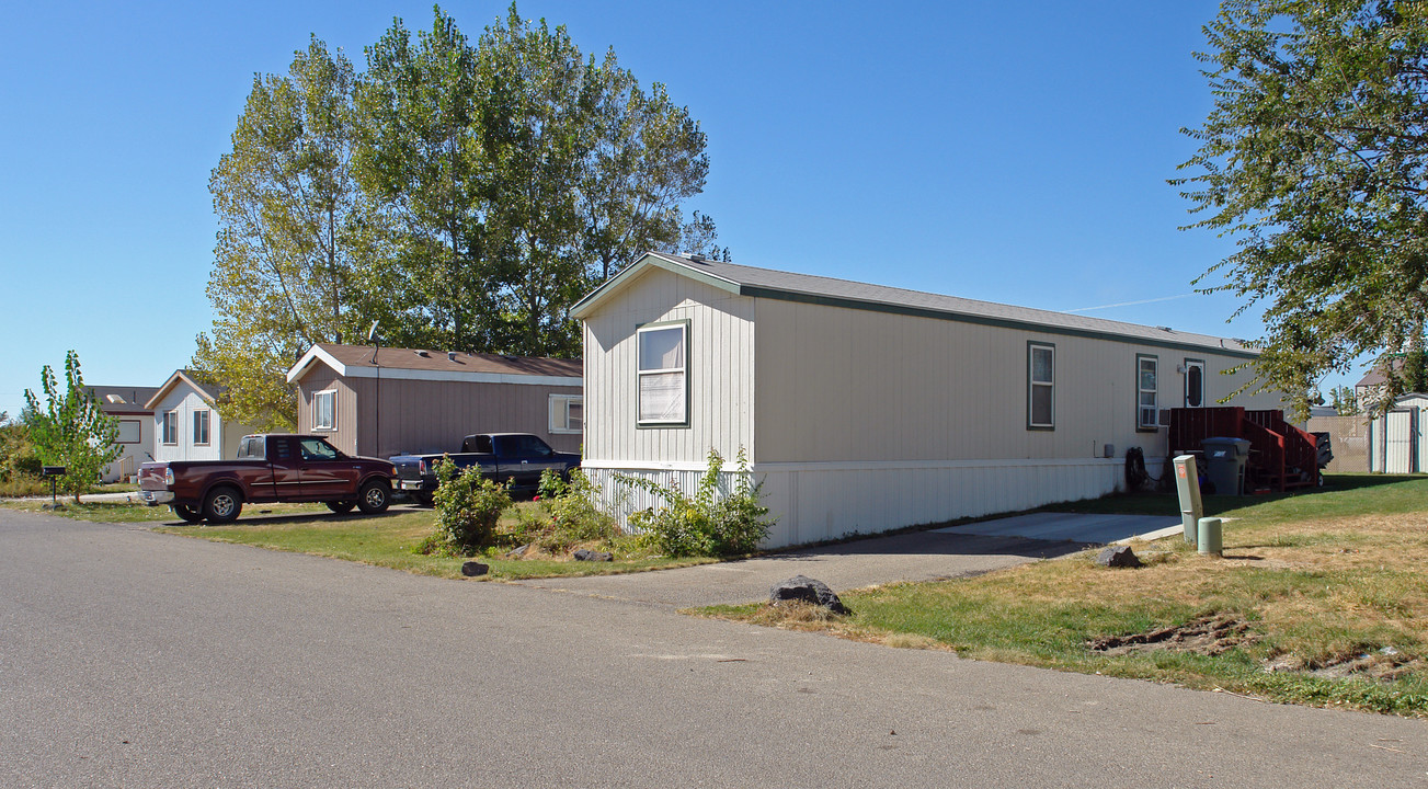 3320 Airport Rd in Nampa, ID - Building Photo