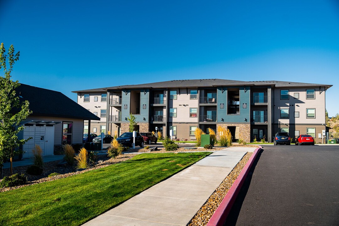 The Heights @ Yarrow in Madras, OR - Building Photo