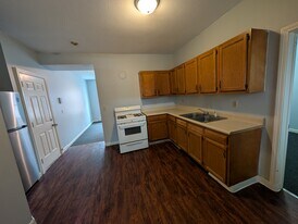 56 Elm St, Unit 1L in Holyoke, MA - Building Photo