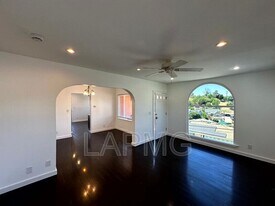 5036 Ladd Ave in Los Angeles, CA - Building Photo