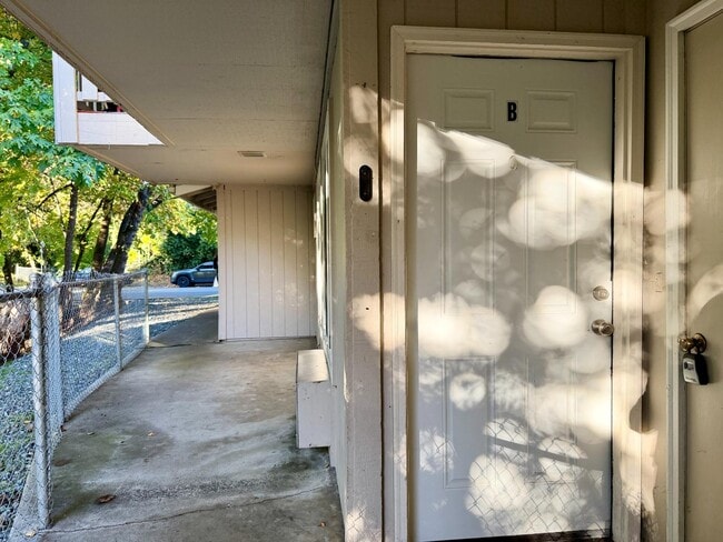 505 NW D St in Grants Pass, OR - Building Photo - Building Photo