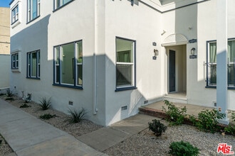 837 N Alfred St in West Hollywood, CA - Building Photo - Building Photo